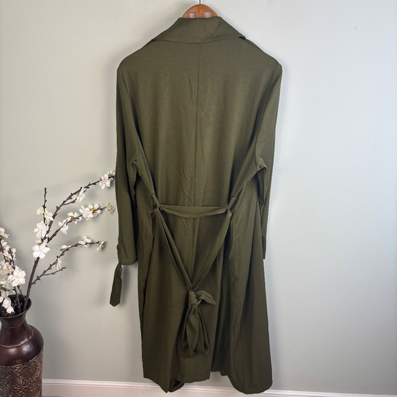 BloomChic Belted Trench Coat Size 14/16 - Picture 4 of 4